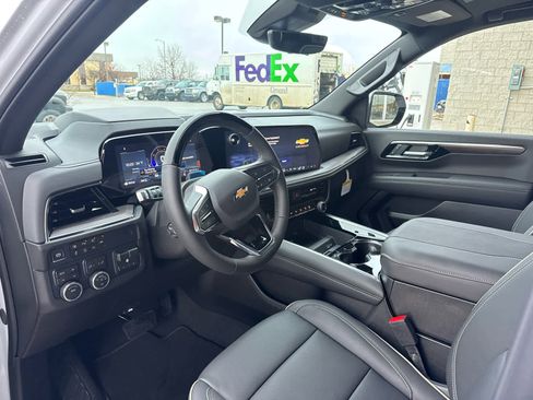 New 2026 Chevrolet Suburban Premier image 11