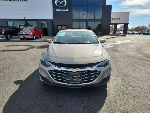 Used 2023 Chevrolet Malibu LT image 2