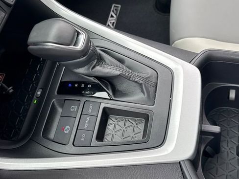 Used 2025 Toyota RAV4 XLE Premium image 24