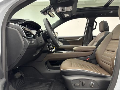New 2027 GMC Acadia Denali Ultimate w/ LPO, Floor Liner Package AWD/4WD image 21