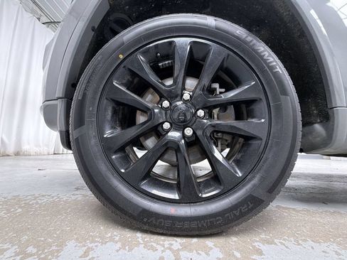 Used 2021 Jeep Grand Cherokee Laredo X AWD/4WD image 10