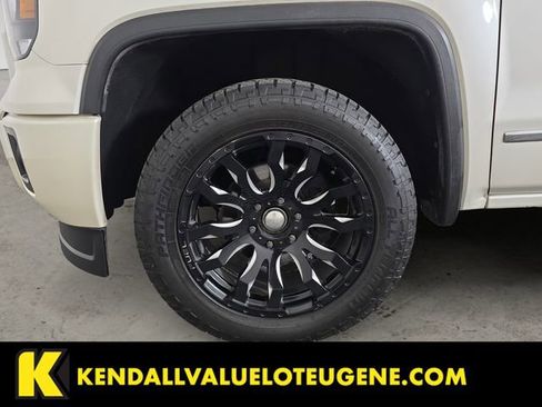 Used 2014 GMC Sierra 1500 SLE w/ All-Terrain Package AWD/4WD image 9