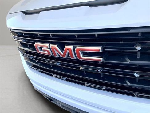 Used 2023 GMC Sierra 1500 Elevation image 2