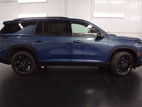 Used 2024 Chevrolet Traverse LT w/ Midnight/Sport Edition AWD/4WD image 8
