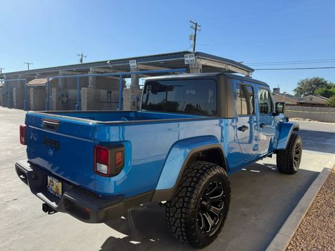Used 2022 Jeep Gladiator Sport AWD/4WD image 6