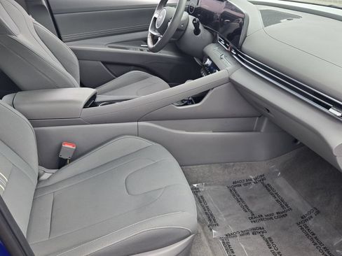 Certified 2025 Hyundai Elantra SEL w/ Cargo Package FWD image 16