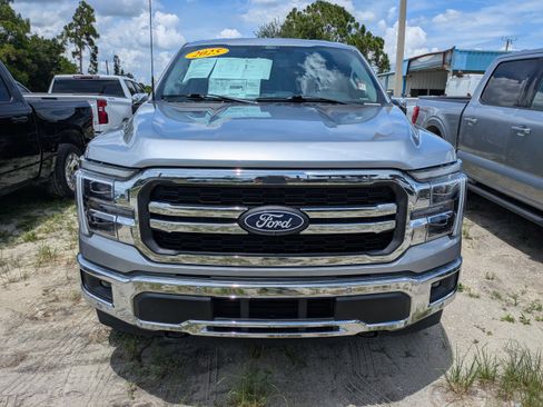 Used 2025 Ford F150 Lariat w/ Equipment Group 501A Mid AWD/4WD image 3