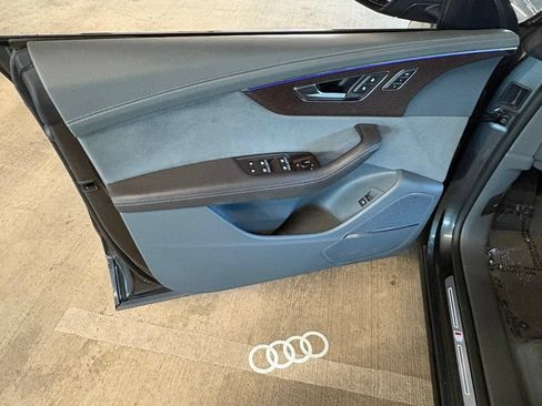 Used 2024 Audi Q8 Prestige w/ Prestige Package AWD/4WD image 20