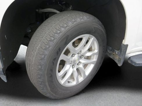 Used 2021 Chevrolet Silverado 1500 LT AWD/4WD image 25