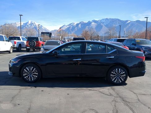Used 2023 Nissan Altima 2.5 SV image 9