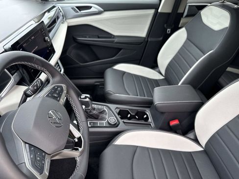 New 2025 Volkswagen Taos SEL image 14