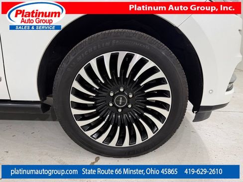 Used 2020 Lincoln Navigator Black Label w/ Cargo Convenience Package AWD/4WD image 60