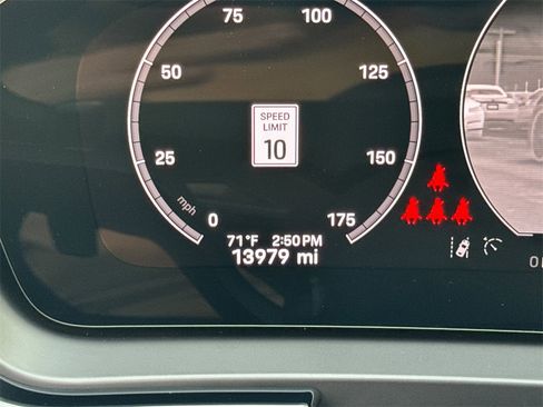 Used 2025 Porsche Cayenne Coupe image 28