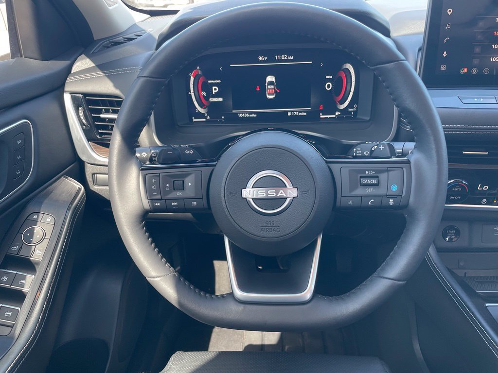 Certified 2024 Nissan Rogue Platinum FWD image 17