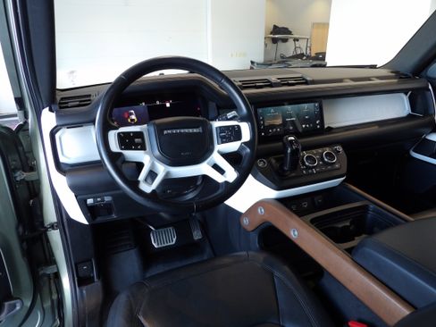 Used 2020 Land Rover Defender 110 HSE image 14