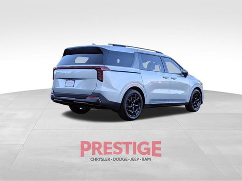 Used 2025 Kia Carnival SX Prestige FWD image 6