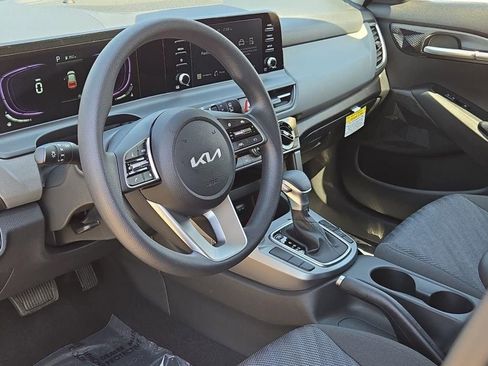 New 2026 Kia Seltos LX FWD image 17