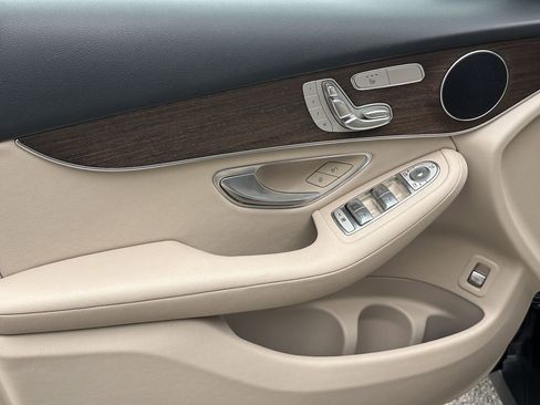 Certified 2022 Mercedes-Benz GLC 300 4MATIC image 11
