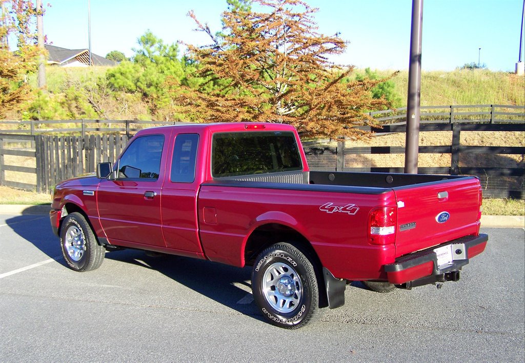 Used 2011 Ford Ranger XLT AWD/4WD image 2