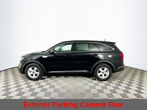 Used 2023 Kia Sorento LX image 7