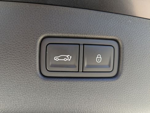 Used 2024 Genesis GV70 3.5T Sport image 17