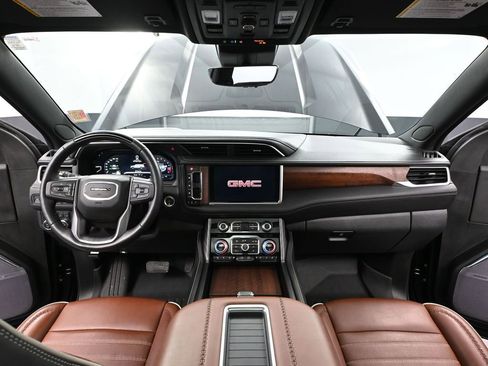 Used 2024 GMC Yukon Denali Ultimate AWD/4WD image 32