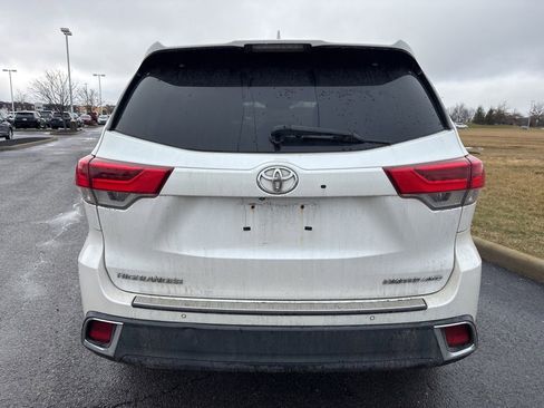 Used 2018 Toyota Highlander Limited image 10