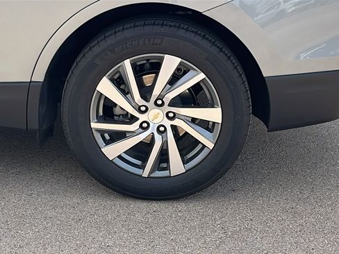 Used 2024 Chevrolet Equinox LT FWD image 5