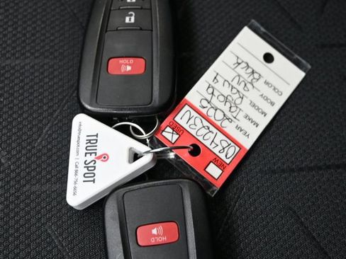 Used 2025 Toyota RAV4 XLE image 29