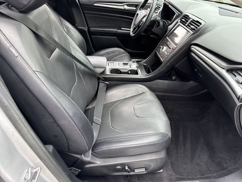 Used 2019 Ford Fusion Energi Titanium FWD image 13