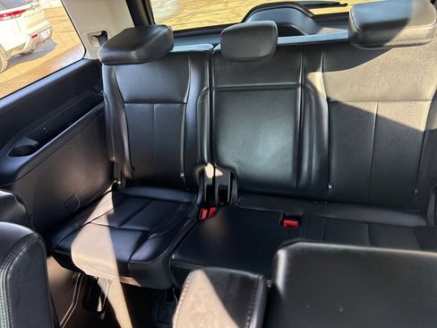 Used 2024 Ford Expedition XLT image 13