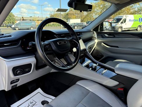 Used 2021 Jeep Grand Cherokee L Overland w/ Luxury Tech Group IV image 12