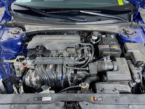 Used 2024 Hyundai Elantra Limited image 29