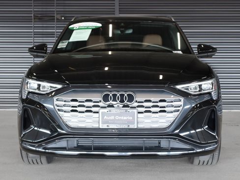 Used 2024 Audi Q8 e-tron Premium Plus w/ Premium Plus Package image 10
