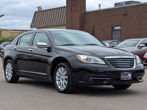 Used 2013 Chrysler 200 Limited FWD image 5