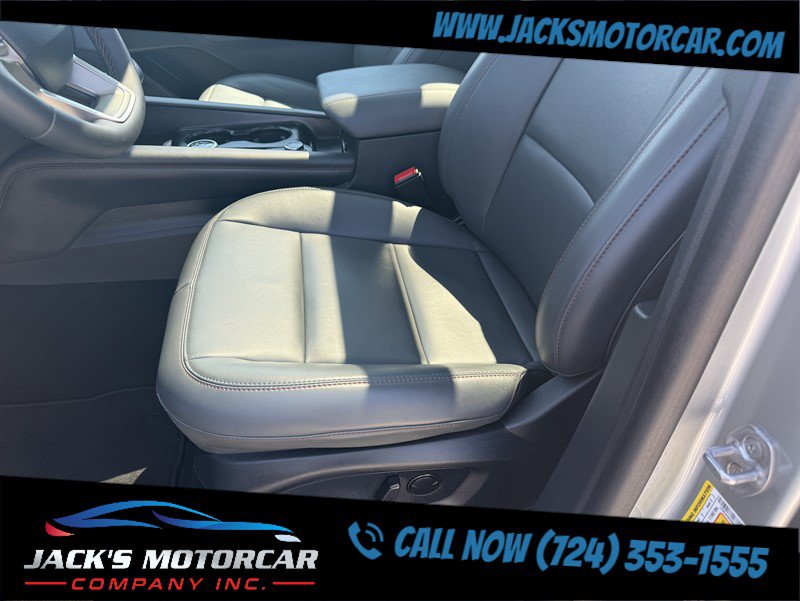 Used 2025 Ford Explorer Active w/ Active Comfort Package AWD/4WD image 32