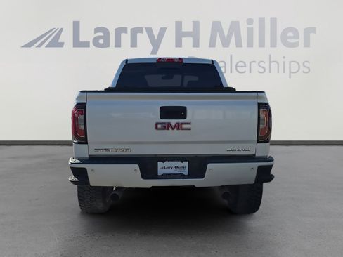 Used 2018 GMC Sierra 1500 Denali w/ Denali Ultimate Package image 4