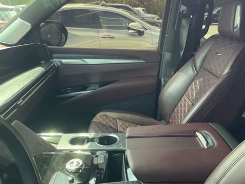 Used 2025 Cadillac Escalade Sport w/ Touring Package image 9