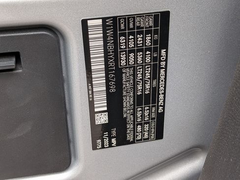 Used 2024 Mercedes-Benz Sprinter 2500 image 34