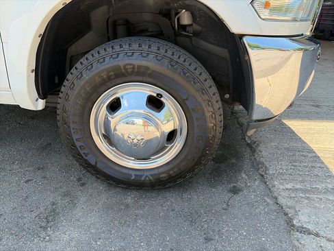 Used 2018 RAM 3500 Tradesman w/ Chrome Appearance Group AWD/4WD image 15