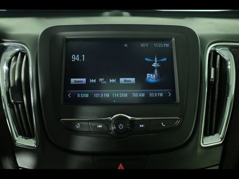 Used 2017 Chevrolet Malibu LT image 18