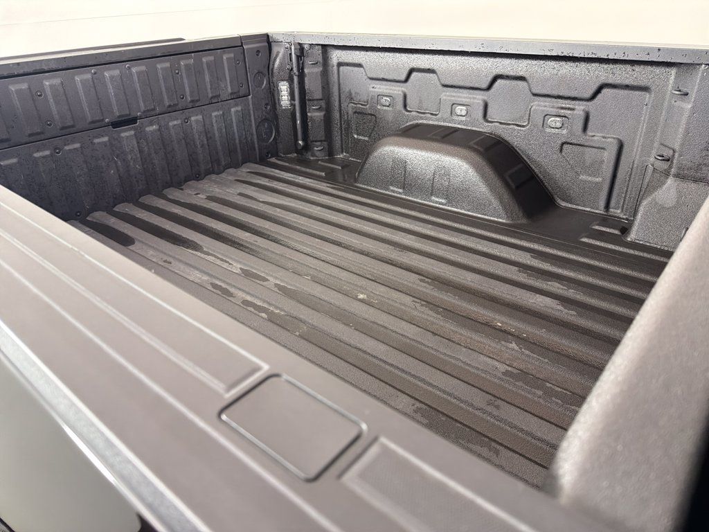 Used 2025 Chevrolet Silverado 1500 LT Trail Boss w/ LPO, Dark Essentials Package AWD/4WD image 23