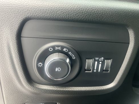 Used 2021 Jeep Grand Cherokee L Overland w/ Luxury Tech Group IV image 29