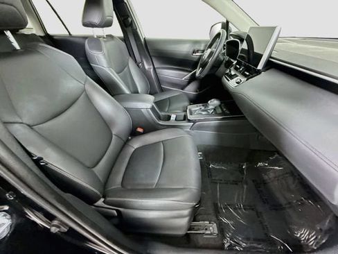 Certified 2026 Toyota Corolla Cross XLE FWD image 29