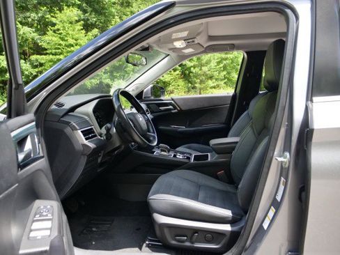 Used 2022 Mitsubishi Outlander SE FWD image 24