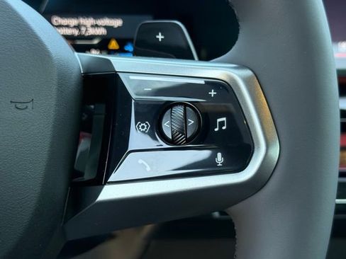 New 2026 BMW 550e xDrive image 22