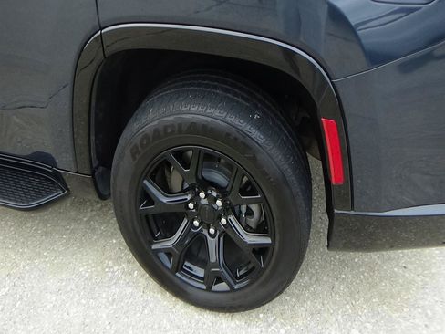 Certified 2024 Jeep Wagoneer Series II AWD/4WD image 9