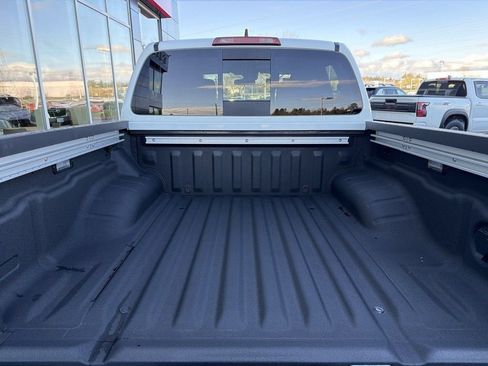 New 2026 Nissan Frontier SV w/ SV Convenience Package AWD/4WD image 10