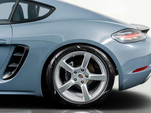 Used 2017 Porsche 718 Cayman Base image 17