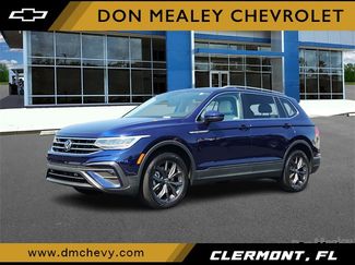 Used 2022 Volkswagen Tiguan SE image 1